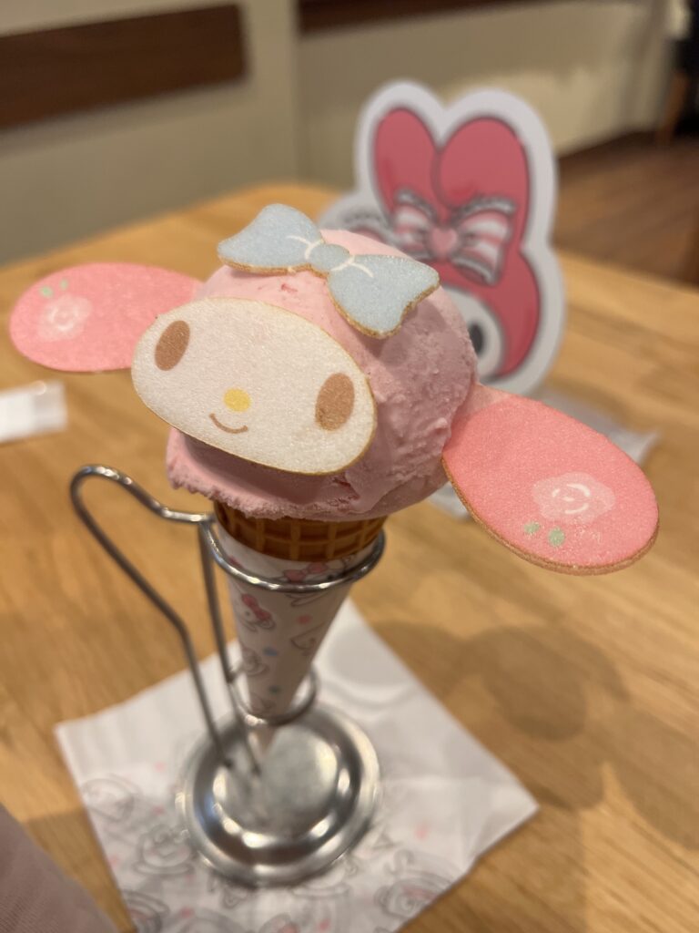 サンリオカフェ鎌倉アイスクリーム